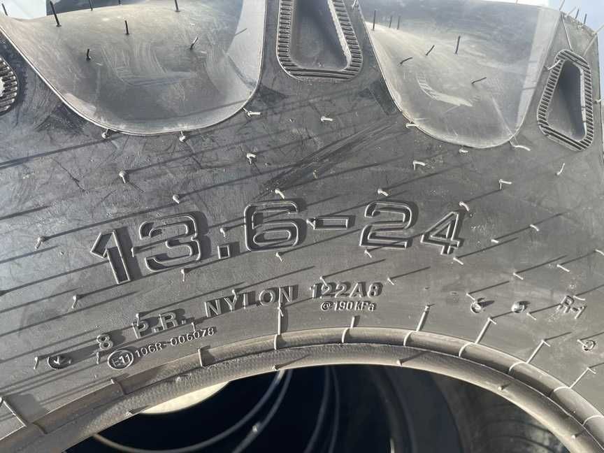 13.6-24 Anvelope noi agricole tractor 8PR Cauciucuri pentru 4x4 fata