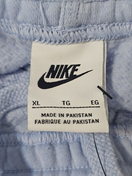 Vind Pantaloni Nike xl noi groși