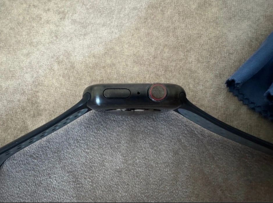 Apple Watch Series 7 4G (Cellular + GPS) Titanium & Sapphire