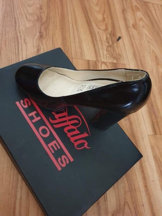 Нови дамски обувки