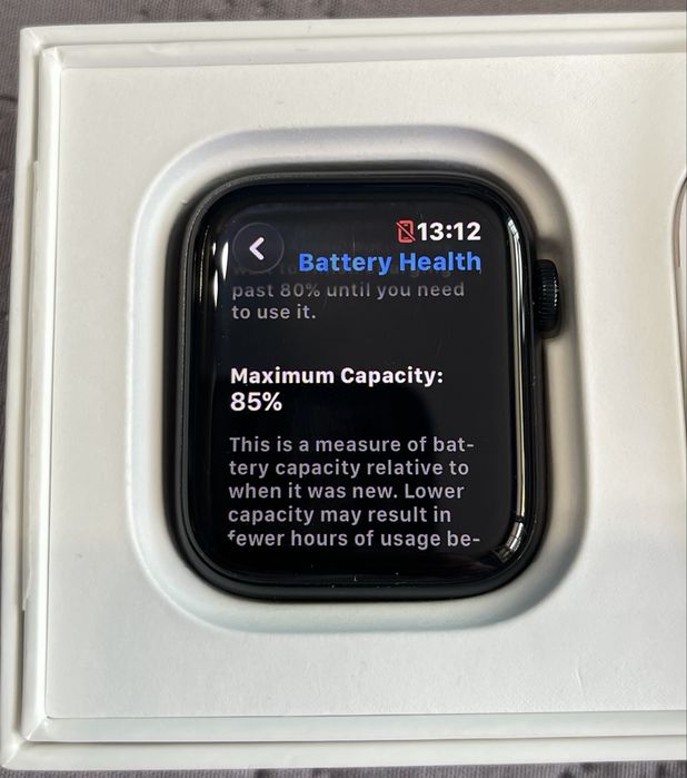 Apple Watch SE 2 (Gen 2) 44mm GPS Midnight | Пълен комплект + Подарък каишка