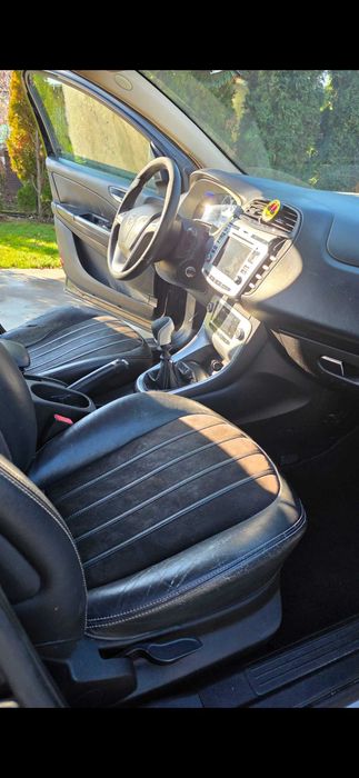 Vând Lancia Delta 2011