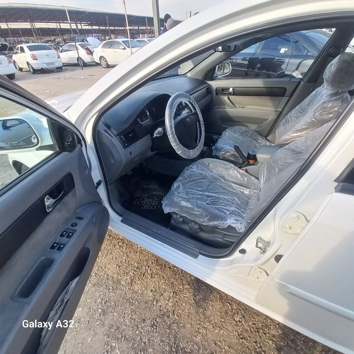 Лассетти 1.8 седан