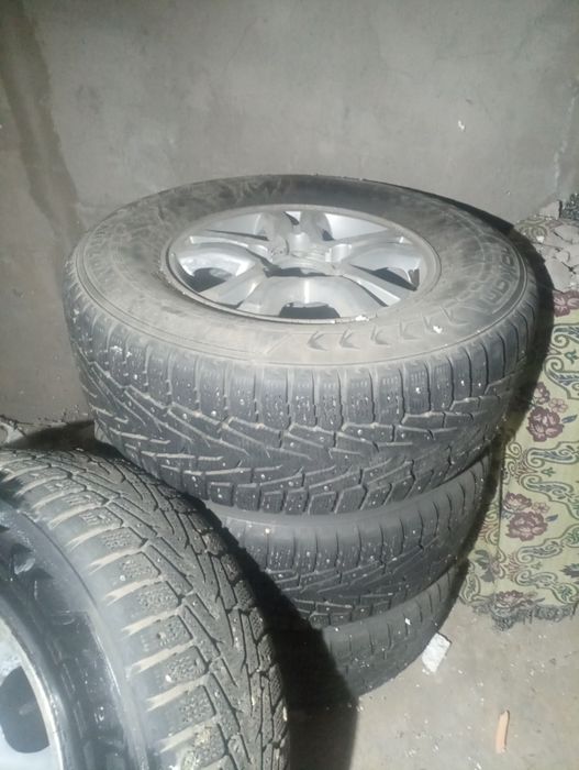 Диски с шинами R17 LC200