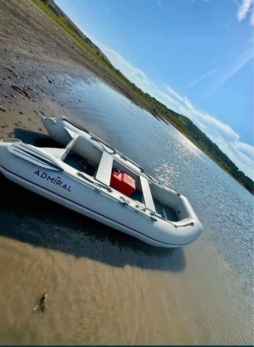 Надуваема лодка с твърдо дъно и мотор Johnson 6 к.с. и сонар Garmin