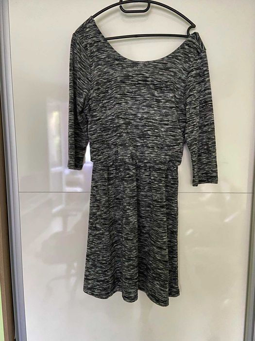 Черна плътна  рокля