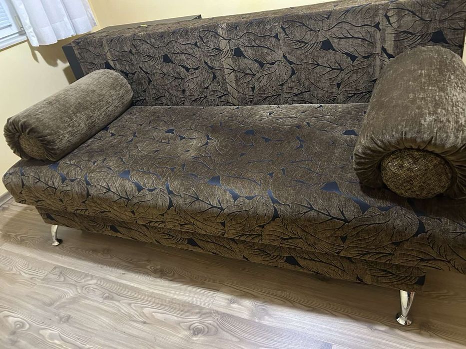 Разтегателен диван