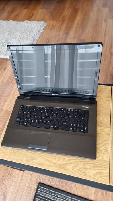 Laptop Asus  17"