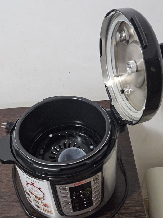 Oală sub presiune electrică multifuncțională Tefal CY505E30 One Pot.