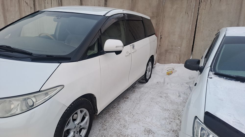 Тойота Эстима 2008год