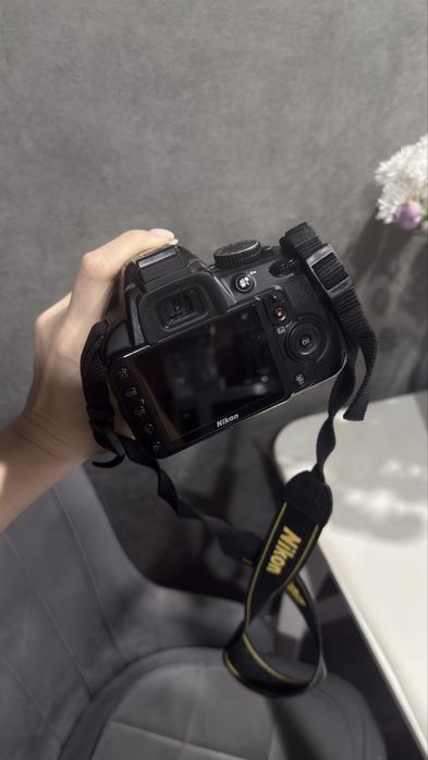 Продам фотоаппарт Nikon D3100