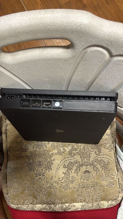 Playstation 4 slim