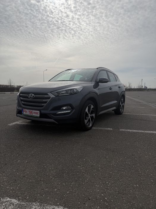 Hyundai / Tucson 1.7 CRDi Business 2WD