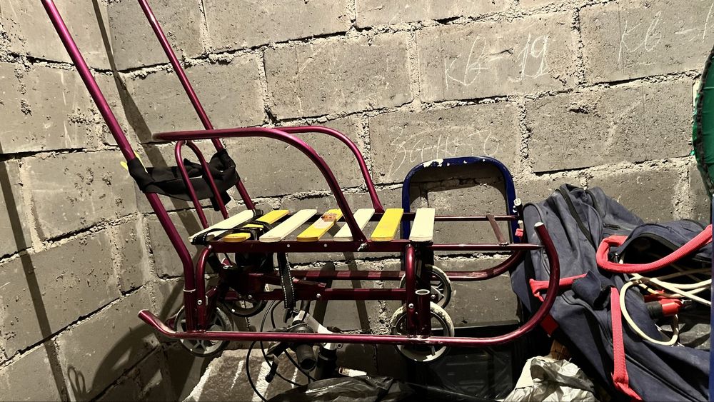 Продам санки с колесами