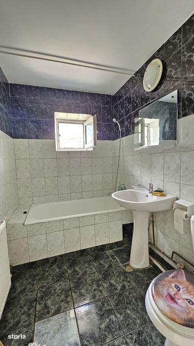 2 camere decomandat 54mp etaj intermediar bloc '86 zona Cug