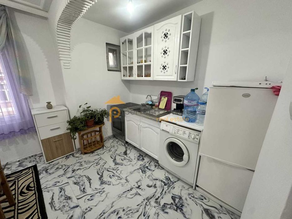 Дава се под наем Тристаен апартамент в Пловдив, Център - 90 кв.м за 498.27 € - Снимка #3