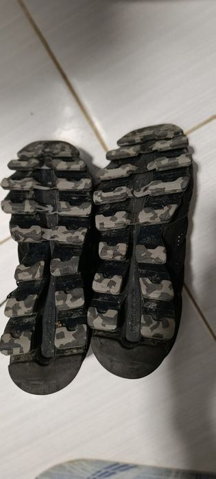 Продавам маратонки adidas spring blade