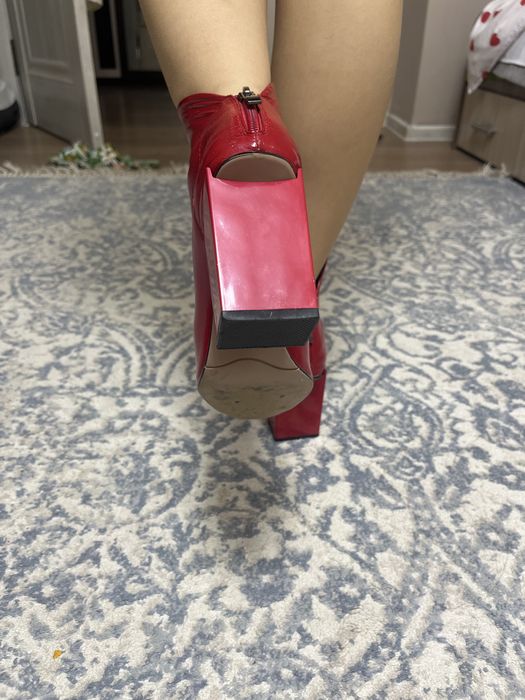 Продаю женские ботиночки