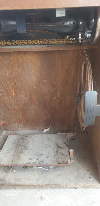 Швейная машина продам