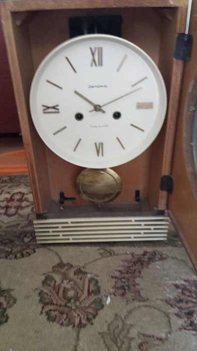 Продам часы, старые рабочие