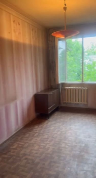 Продаётся Чиланзар 17кв /2/4/4 Орентир  Университет