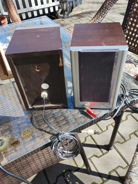 Продава два броя тонколонки