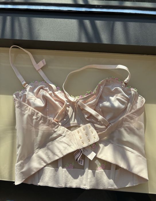 Корсети-бюстиета на Victoria’s Secret