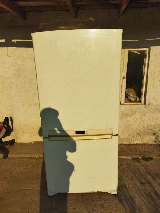 Продам холодильник