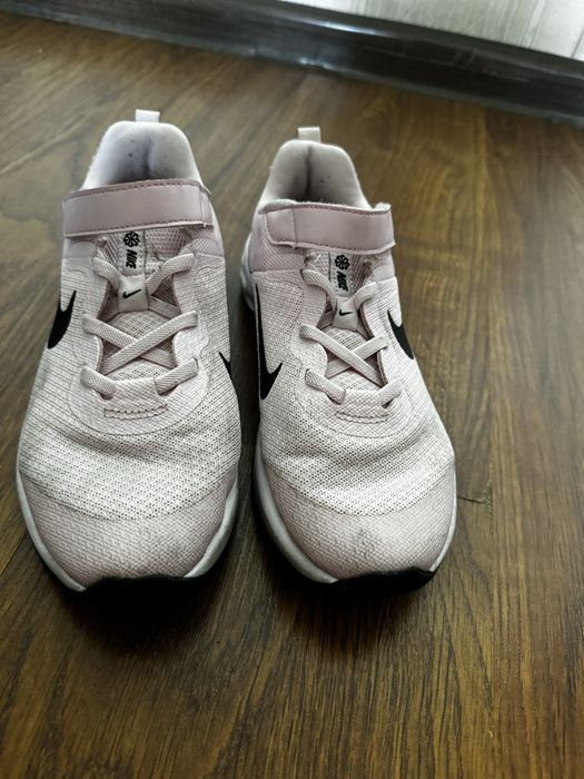 Продам детские кроссы nike