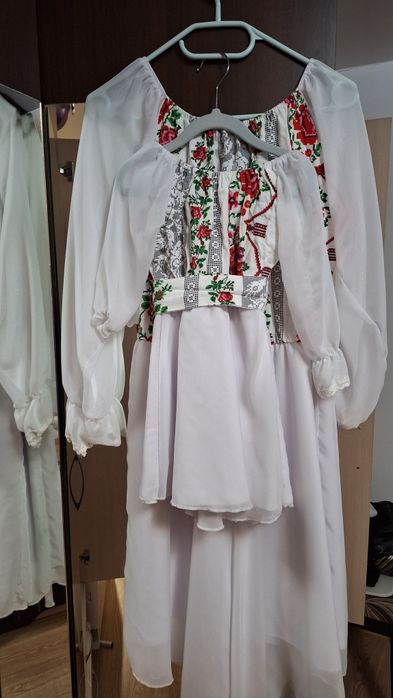 Официална рокля с шевици за момиче на 3 години