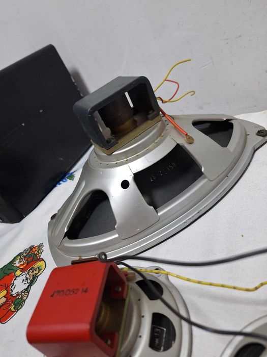 Difuzoare ovale magnet ALNICO dim 32 L cu 21 latime