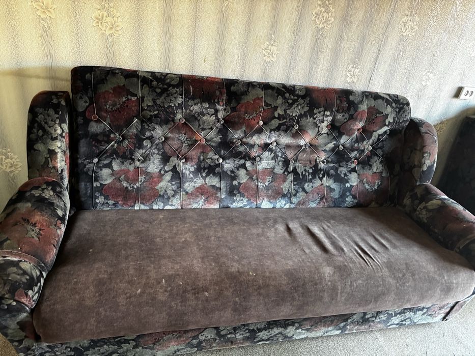 Диван с креслом