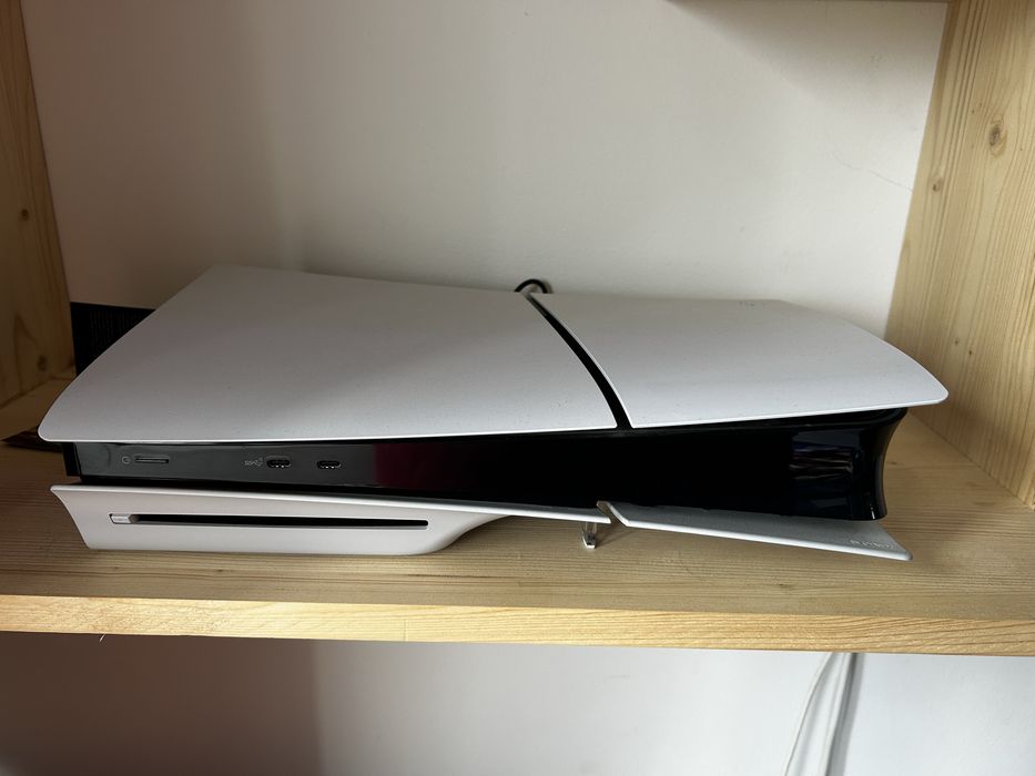 Pachet Complet PS5 Slim (Disk Edition) – Ca Nouă + 12 Jocuri + cadou stand incarcare controler