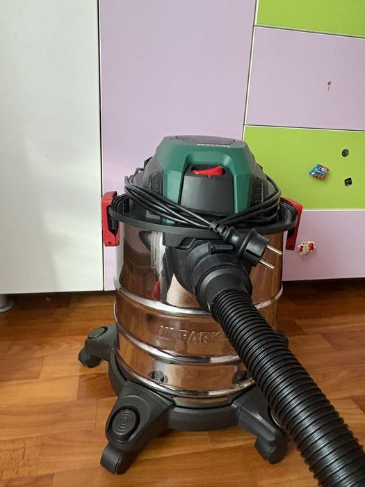 Vând aspirator parkside