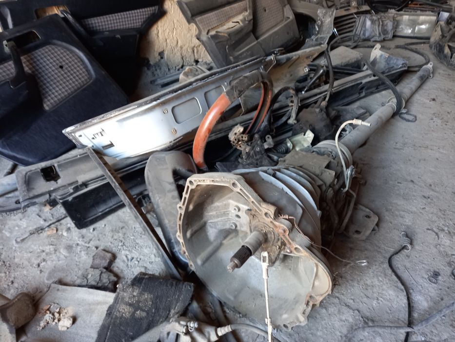 Мерс 190 разбор запчасть