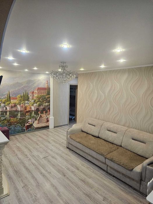 Продам трехкомнатная квартиру