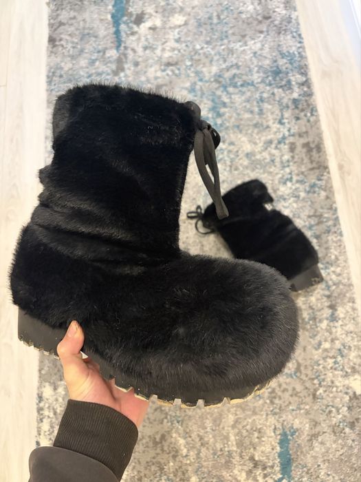 balenciaga alaska boots black fur