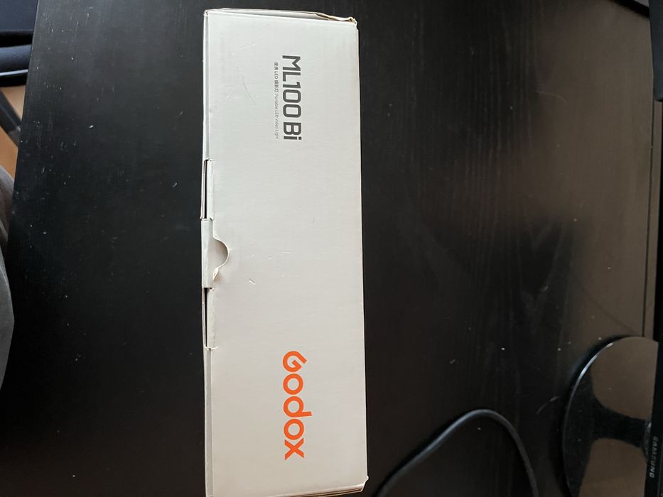 Godox ML100Bi lighting