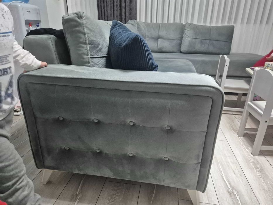 Ъглов диван със маса