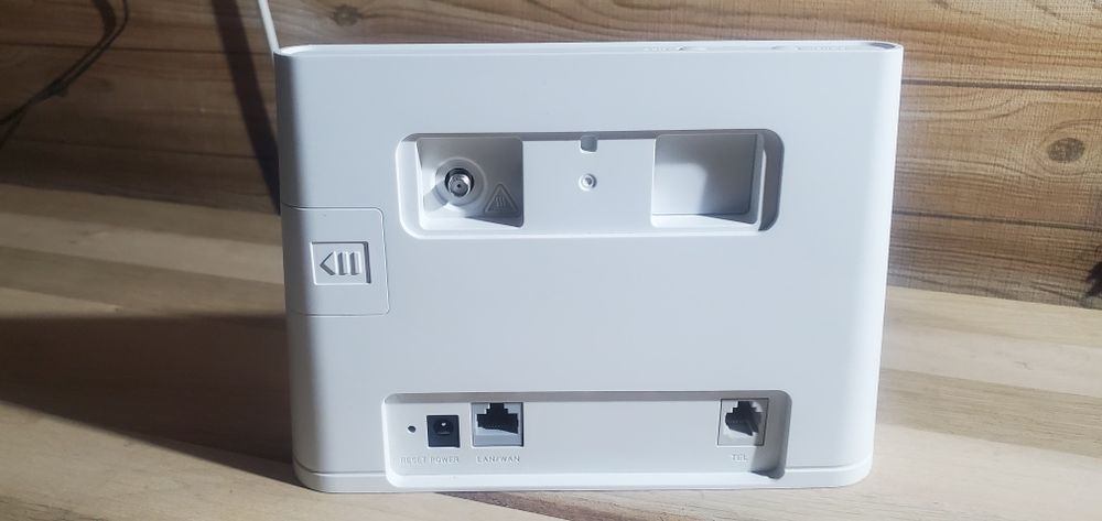 Router Huawei Deblocat, orice retea B311-221 WiFi LAN 4G LTE