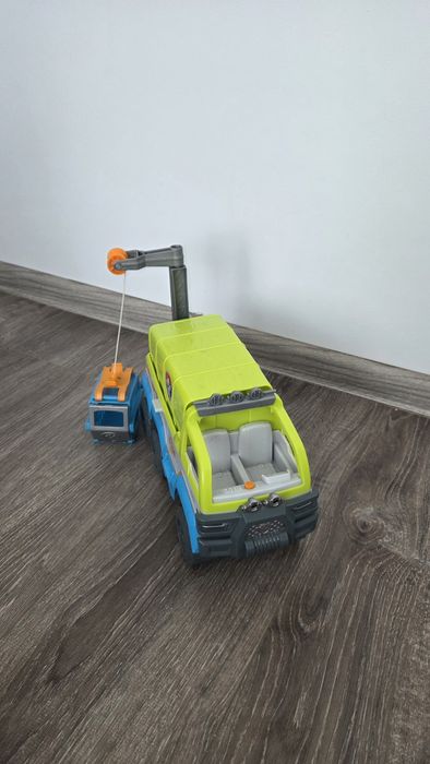 Mașina de Teren a Patrulei Cățelușilor (PAW Patrol Paw Terrain Vehicle).