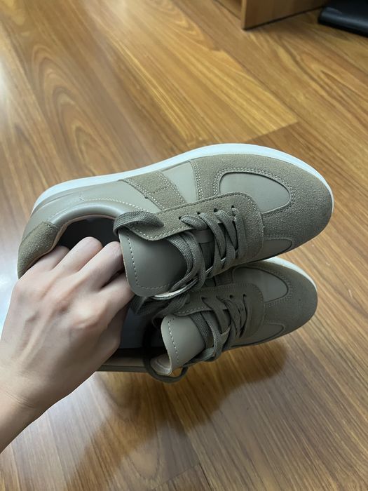 Продам кроссовки летние