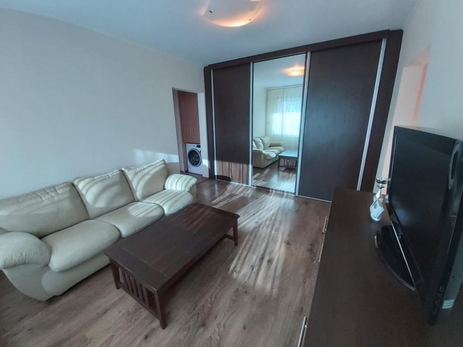Închiriez apartament cu 2 camere oe termen lung