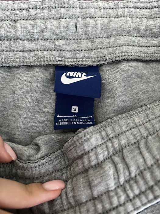 Оригинално долнище Nike с етикет