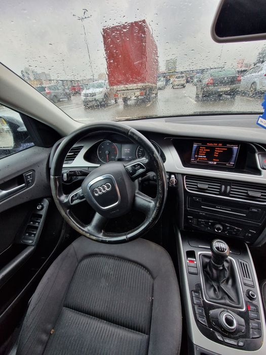 Vând Audi A4 2010