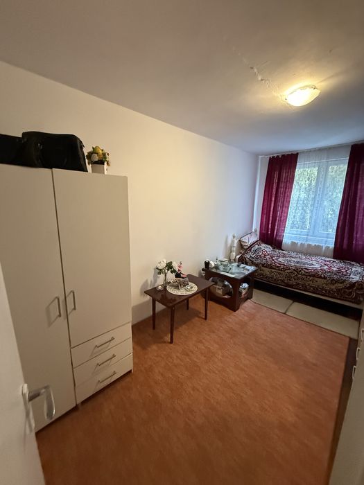 Vand apartament 3 camera