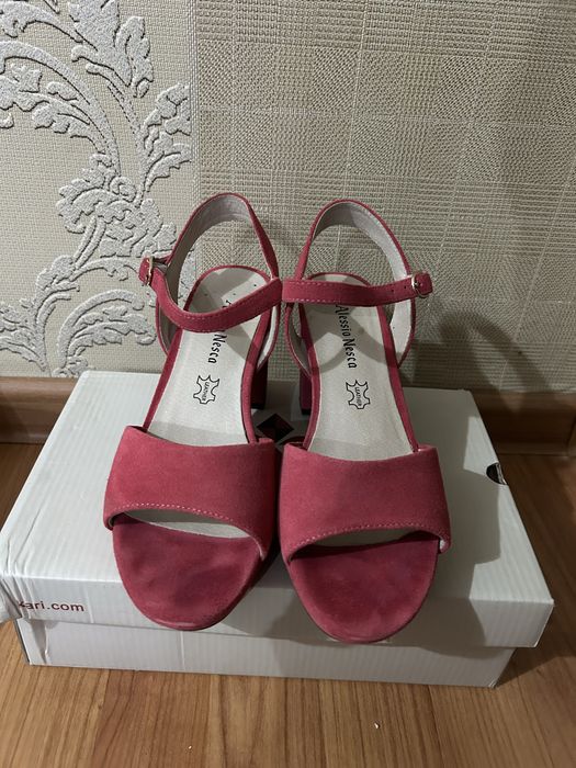 Туфли по 5000 тг