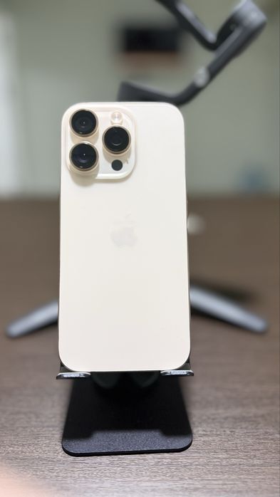 iPhone 16 pro 1TB Desert