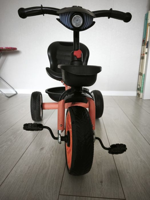 Трёхколёсный велосипед