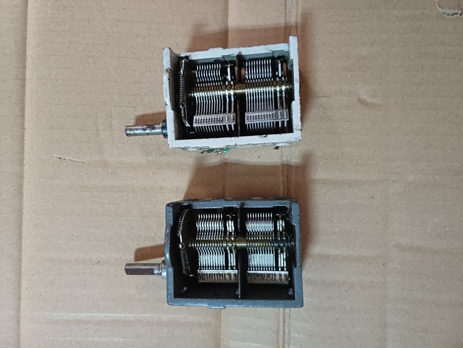 Condensator variabil (set ) in stare buna

#7